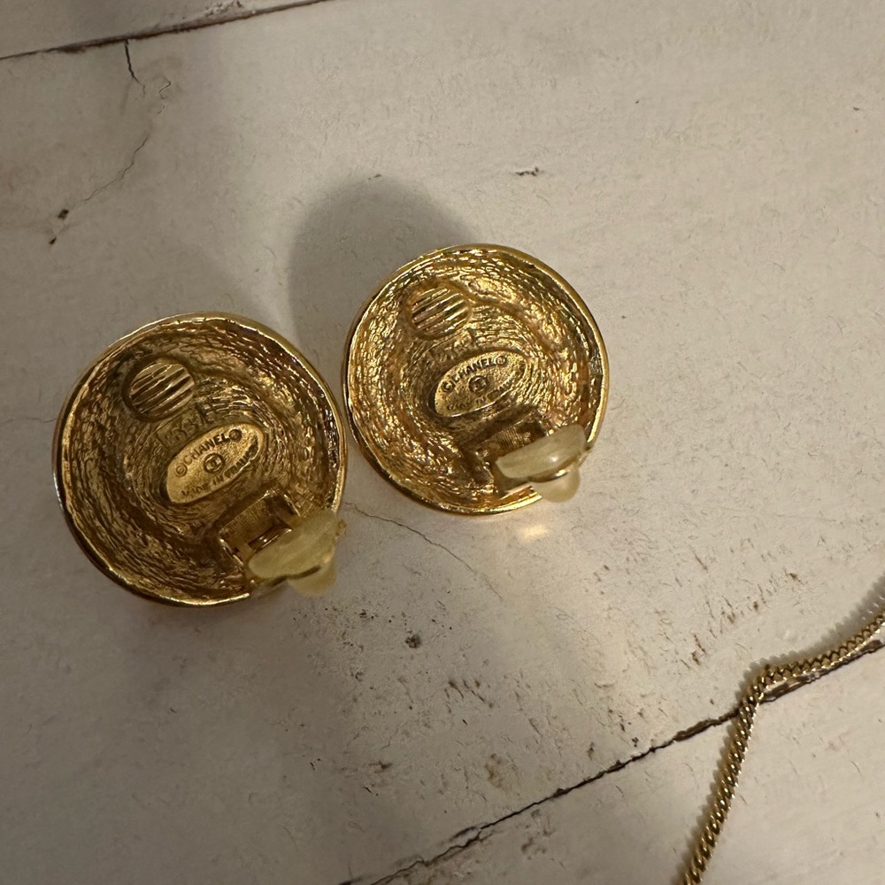 Price Drop!! Chanel necklace and earrings. Great condition! - Picture 3 of 4